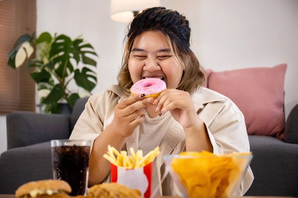 Thực hiện các bài tập bụng đúng kỹ thuật để bảo vệ sức khỏe cột sống