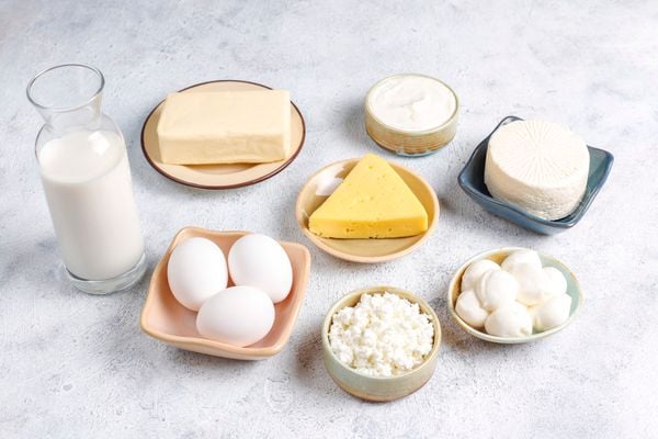 Các sản phẩm từ sữa nhiều béo và đường không phù hợp cho người ăn kiêng