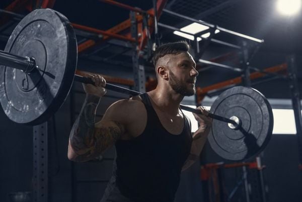 Luyện tập tại phòng gym hiện đại để tối ưu hóa hiệu quả giảm mỡ