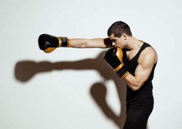 Các đòn đấm cơ bản trong Kick Boxing giúp săn chắc bắp tay và vai