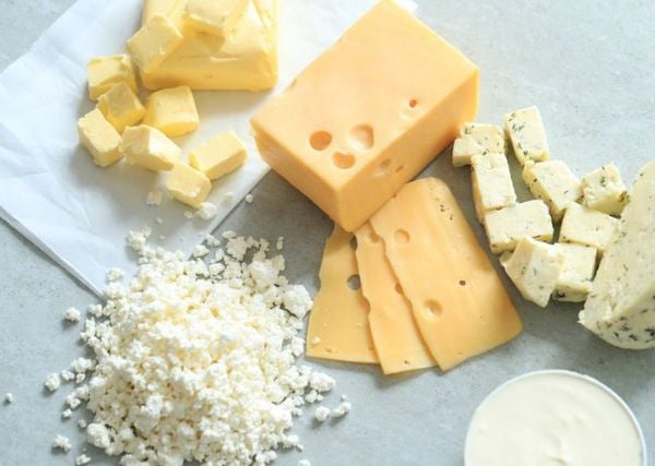Phô mai giàu canxi và chất béo giúp món ăn thêm thơm ngon béo ngậy