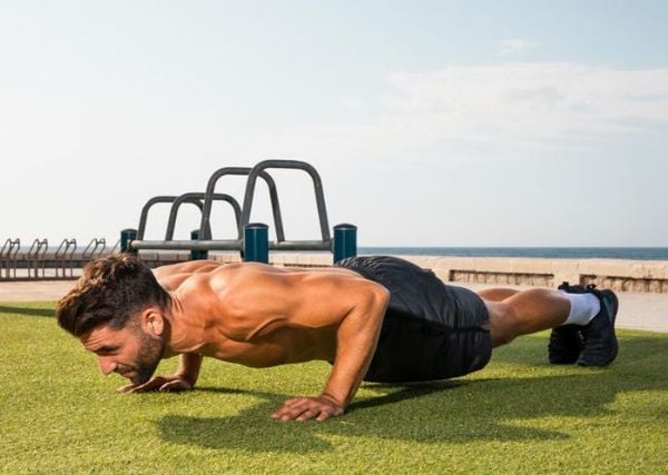 Push up là gì - Bài tập hít đất cơ bản giúp phát triển cơ ngực