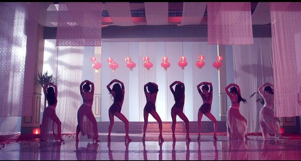 5 LỢI ÍCH TUYỆT VỜI CỦA SEXY DANCE KHIẾN CÁC NÀNG MÊ MẪN – FitBox Gym