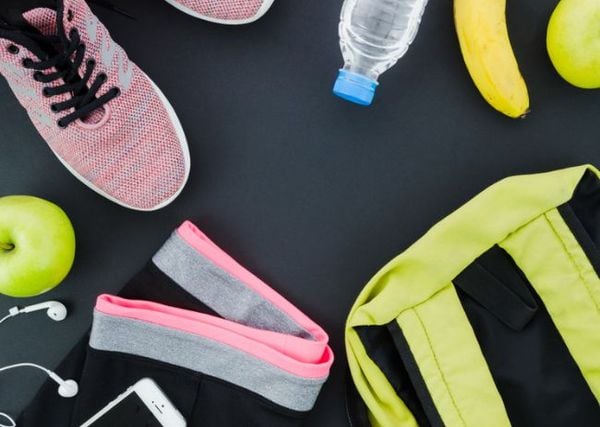 Chuẩn bị trang phục và giày thể thao phù hợp để bắt đầu tập Zumba