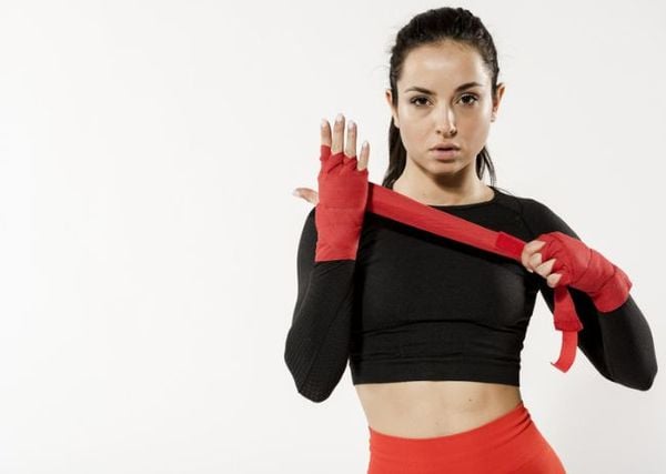 Băng quấn tay chuyên dụng hỗ trợ cố định khớp cổ tay khi tập boxing